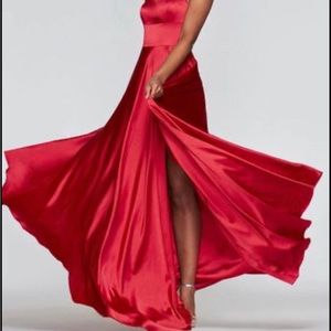 Red Prom Dress / Pageant Gown by Faviana Glamour. Size 6.